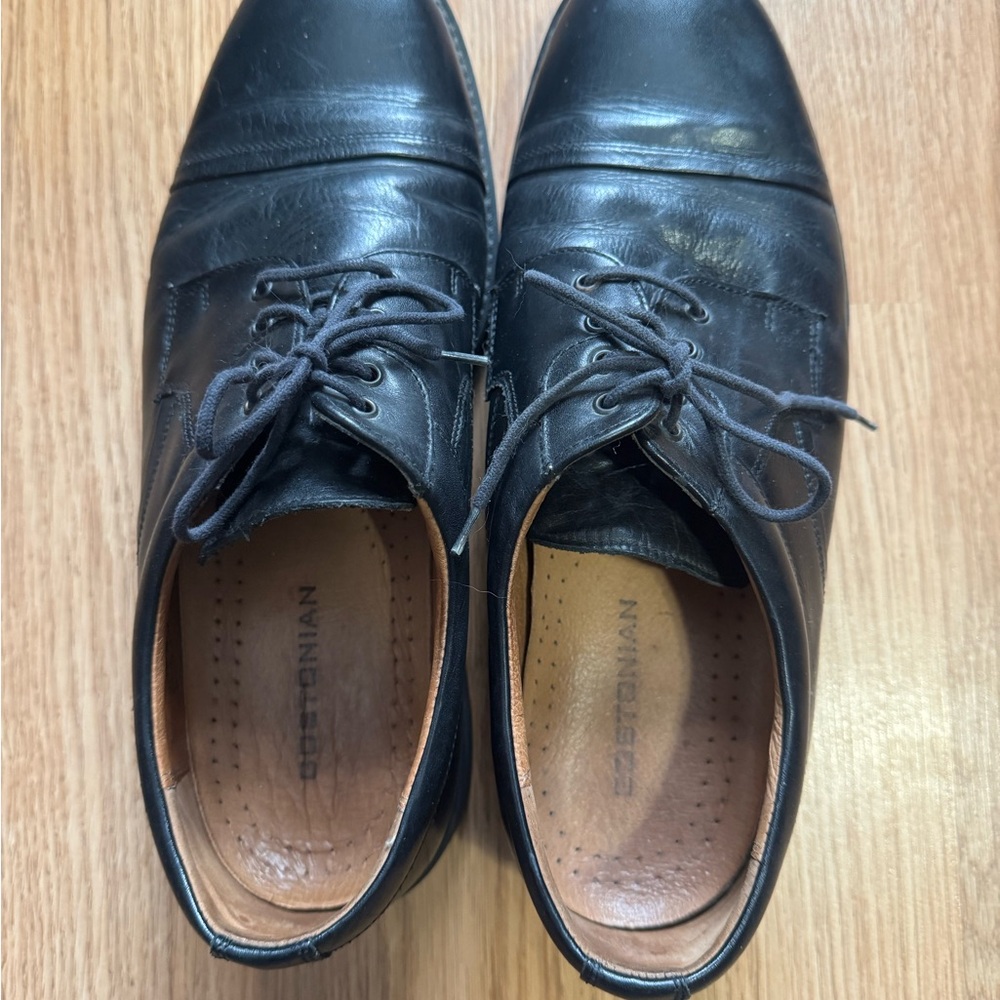 Bostonian Black Leather Oxfords